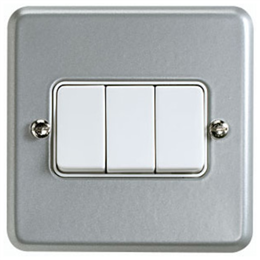 MK Metalclad K3593ALM Switch 3 Gang 2 Way SP 10A