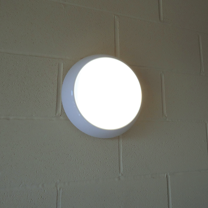 Eterna CFLWHEM3SC 17W LED Emergency Bulkhead