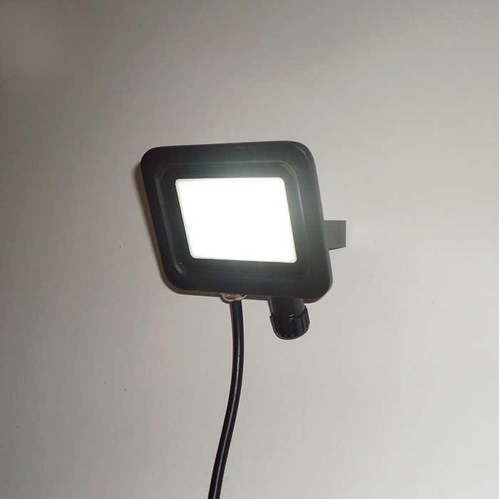 Eterna KFLD10 10W IP65 LED floodlight