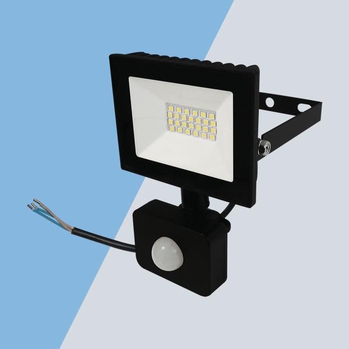 Eterna VECOF10PIR 10W IP44 economy LED floodlight with 120° PIR