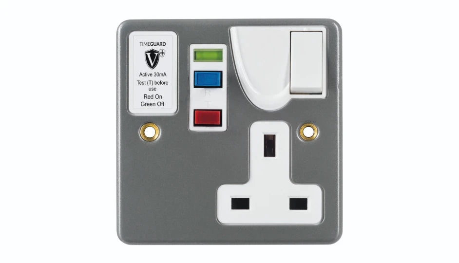 timeguard RCD03MAVN Valiance+® RCD Protected Single Gang Metal Switched Socket – Active