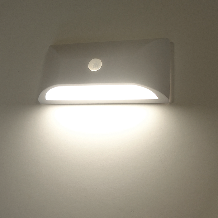 Eterna VECOWLPIRW 6W White Plastic LED Wall Light With 160° PIR