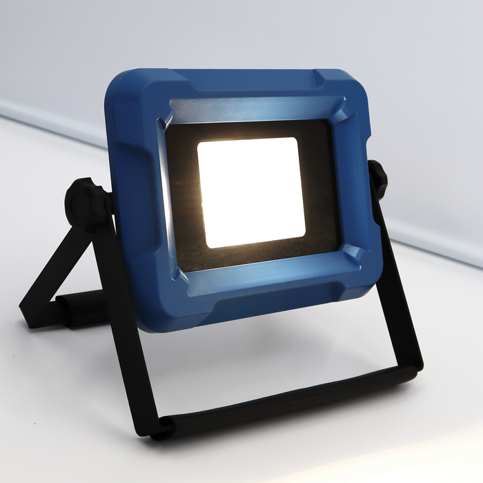 Eterna E06RB2040 - 20W 2000lm Rechargeable Floodlight 4000K